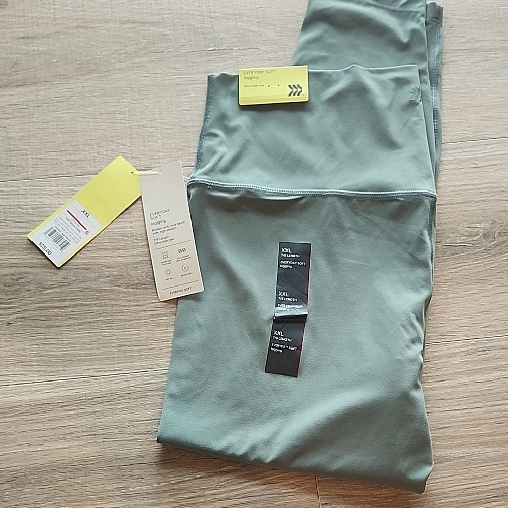 Everyday Soft High-Waist Leggings in Sage Green
